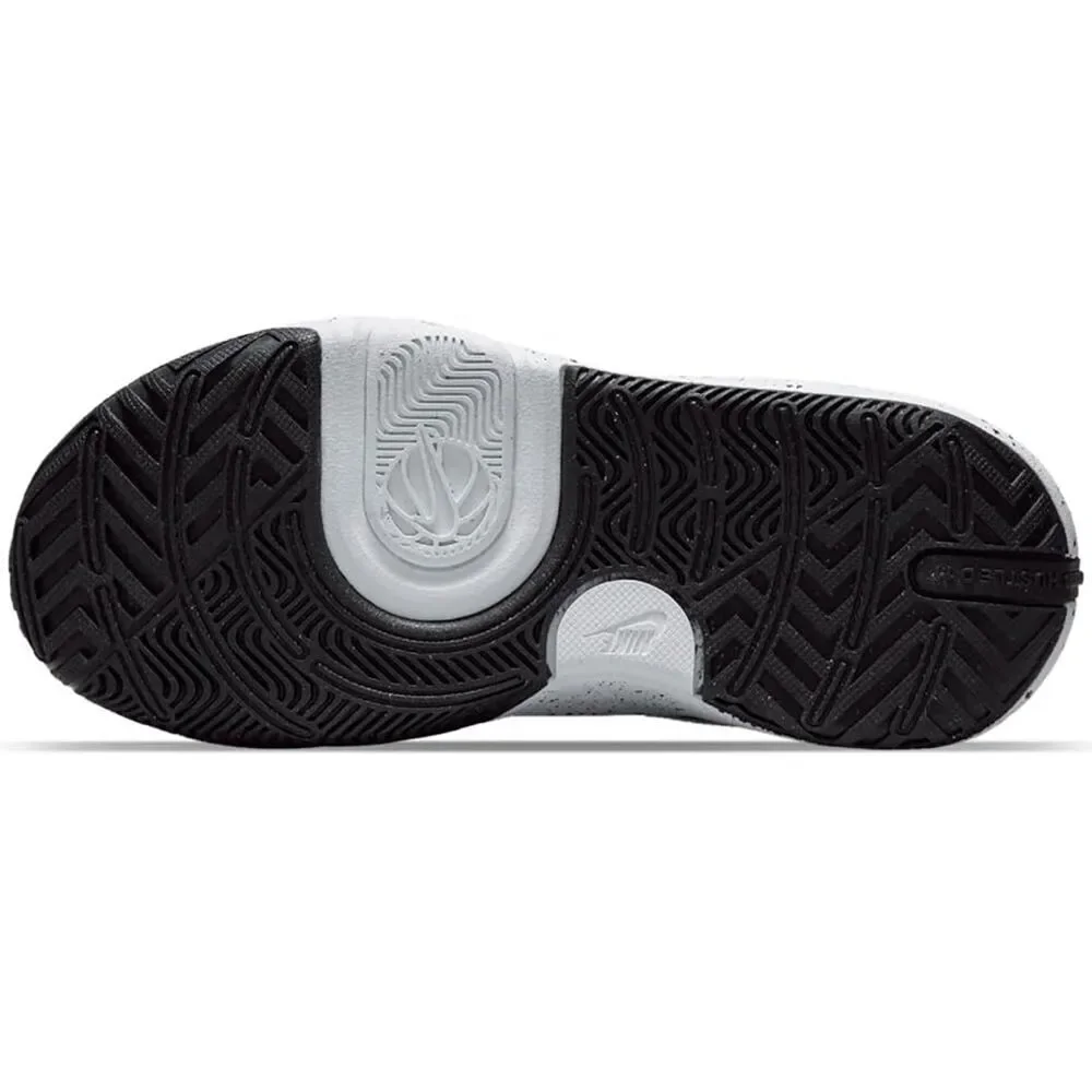 NWT Nike Team Hustle D 11 (PS) Pre School DV8994-100 (White/Black), Size 3 KIDS
